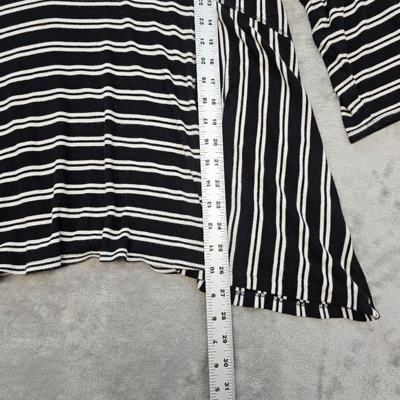 CATO Top Womens 26/28W Black White Striped Stretch Sharkbite Lightweight Knit - Picture 4 of 8